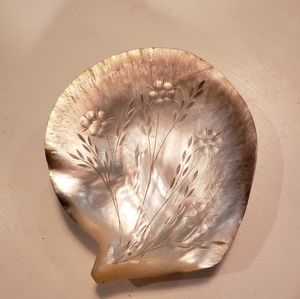Vintage Handmade Carved Shell Dish, pre-owned